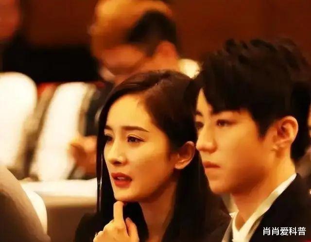 杨幂|撩头发、拉皮条、与王俊凯“姐弟恋”，身陷丑闻的杨幂又翻车了？