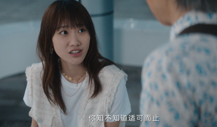 谢娜|全程张大嘴干瞪眼,表情狰狞,闫妮女儿把“警花”演出新花样