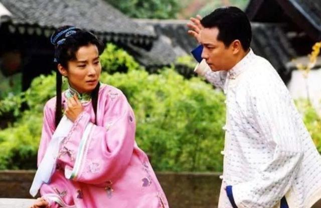 岳翎:长相漂亮戏也好,嫁圈外丈夫,幸福美满