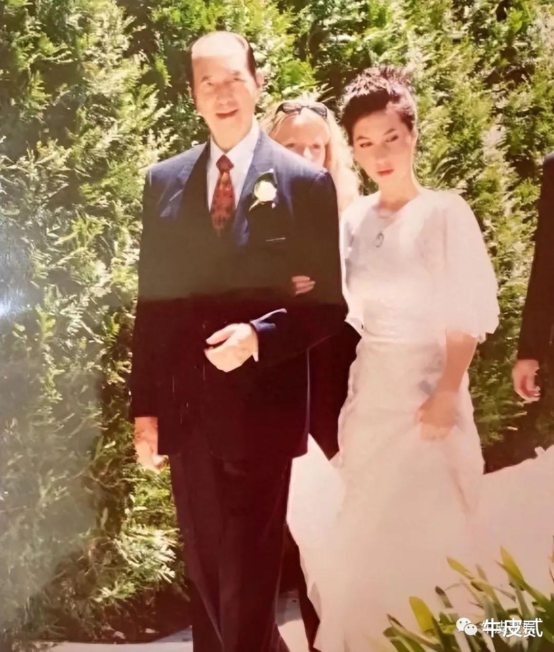 娶走“富婆”的5位男星,有人人生美满,有人却结婚33年不敢叫老婆