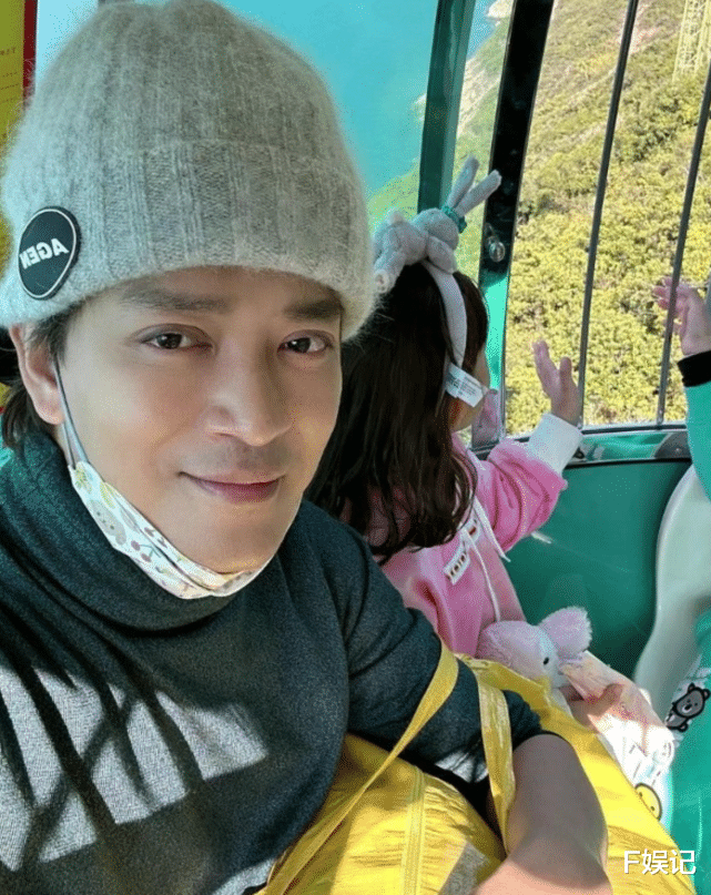 陈晓东|陈晓东为太太庆生单独吃饭享受二人世界 除了送鲜花还有大钻戒