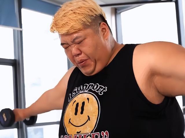 没嘎!胖猴仔更新动态,自曝8个月减重180斤,欲带粉丝30天减40斤