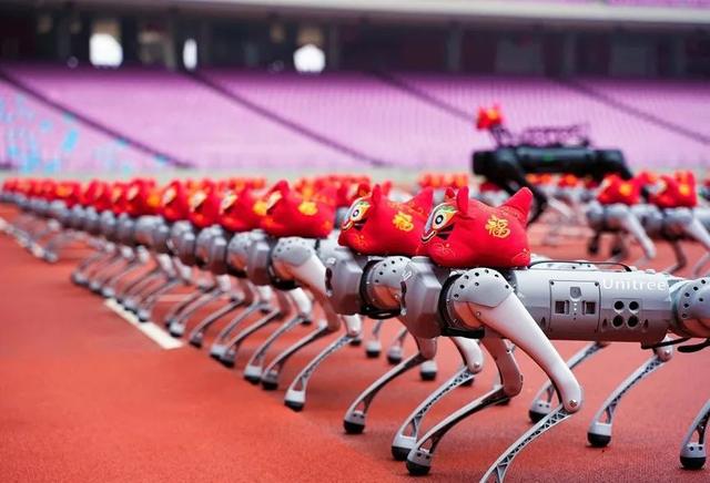 机器人|杭州机器狗PK美国波士顿机器狗，在商业化落地上，前者略胜一筹