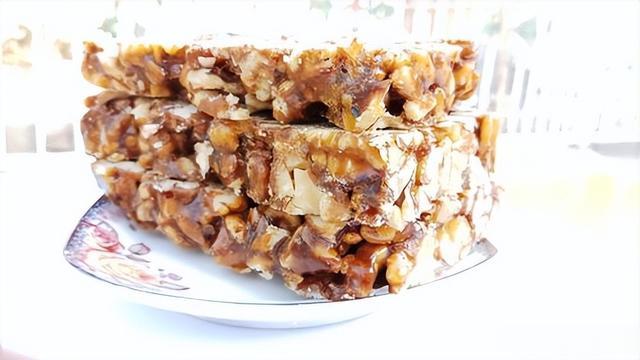 切糕|没生意还全国乱窜，遭大众抵制的“新疆切糕”，究竟有啥猫腻