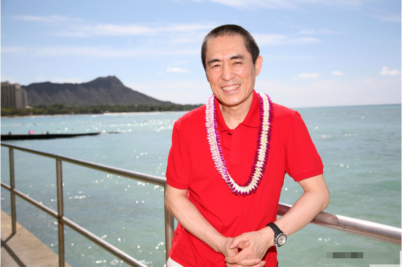 “一代国师”张艺谋:跌落神坛,晚节不保,文艺人设竟然都是伪装