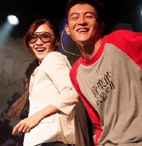 谢霆锋哭晕！张柏芝长子越长越像陈冠希，只有鉴定报告能说明一切