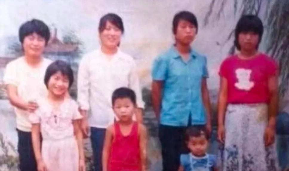 岳云鹏|孝顺的岳云鹏:红了不忘本,给5个姐姐买房,把普通妻子当做宝