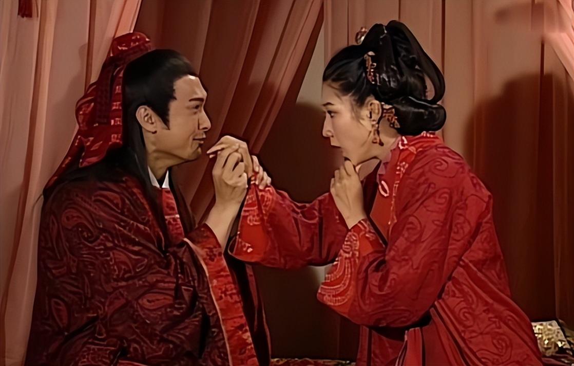 钟嘉欣，笑口常开，好彩自然来