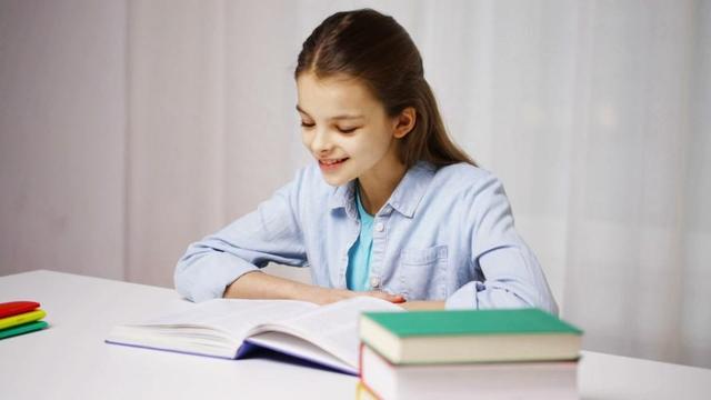 "睡前吃宵夜"和"饿肚子睡觉",哪种危害更大?医生:看完不再纠结