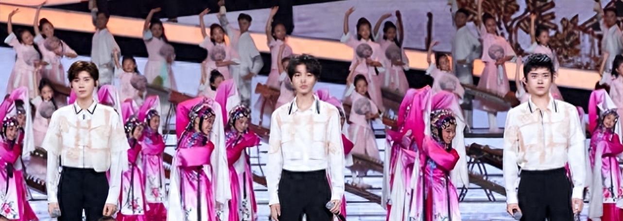 央视国庆节晚会阵容曝光,实力唱将成主流,仅有4位流量加入!