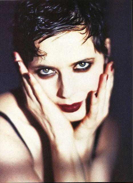 宇宙最美星二代:下海、退圈、养鸡