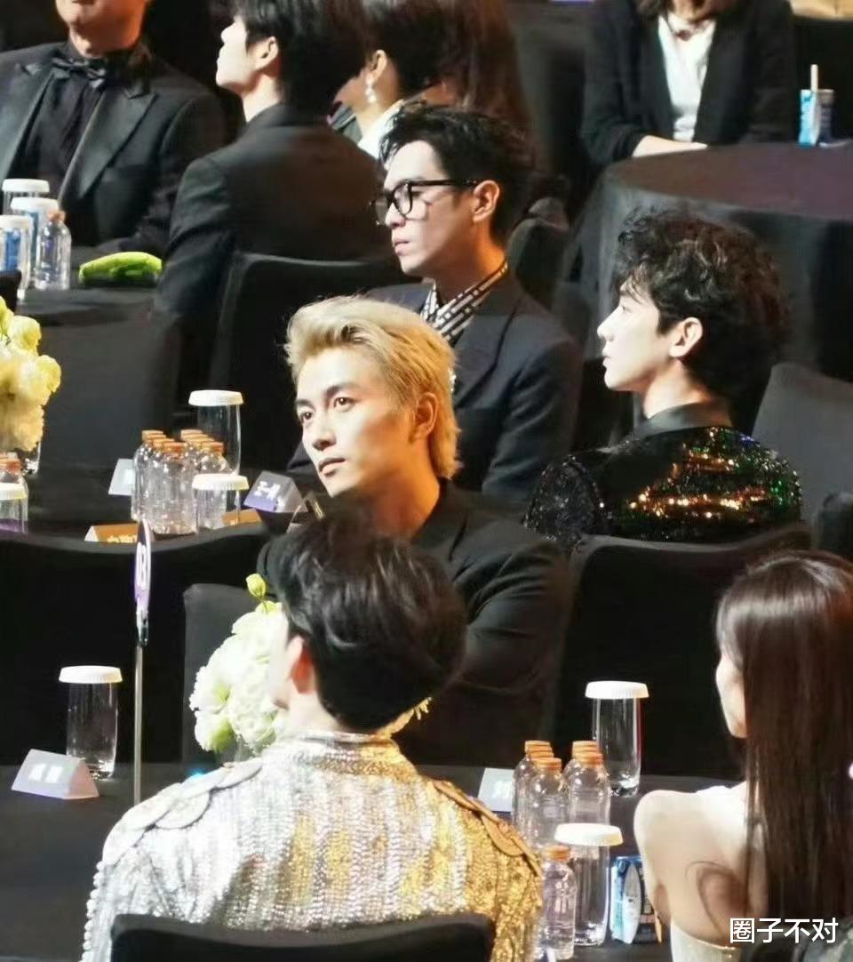 尖叫之夜成“照妖镜”，谁搞事情、谁心机，明星小动作全照出来了