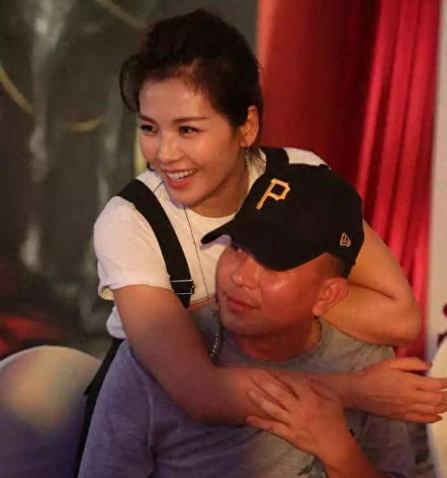 刘涛官宣离婚首曝光：接受采访时霸气回应：“老娘把债替他还了”