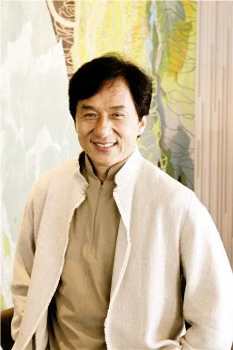 成龙：刚走红时报复性消费，一年吃饭就花1600万元