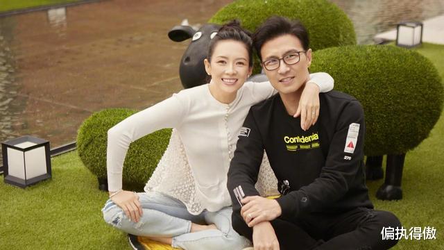 章子怡|22年前，章子怡见成龙，成龙：礼物呢？子怡：我就是今晚的礼物