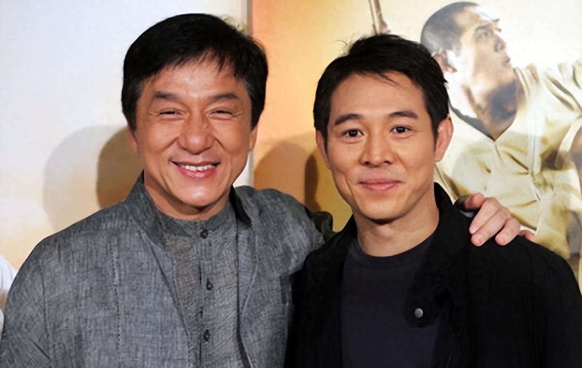 65岁周比利晒半裸照！六块腹肌非常有型，精神饱满与李连杰差别不小