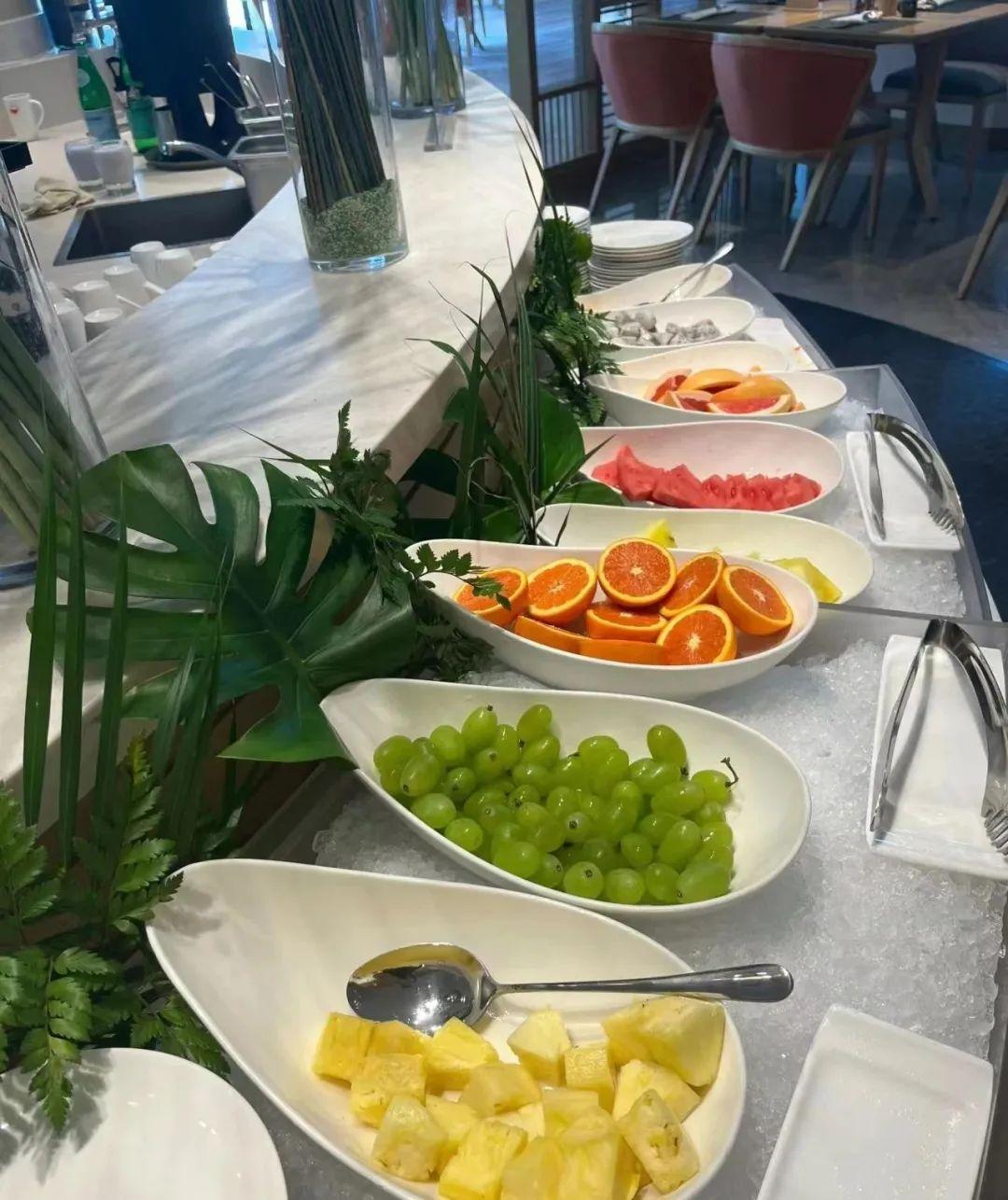 自助餐|不想点外卖的年轻人，盯上了12888元一年的酒店自助餐？