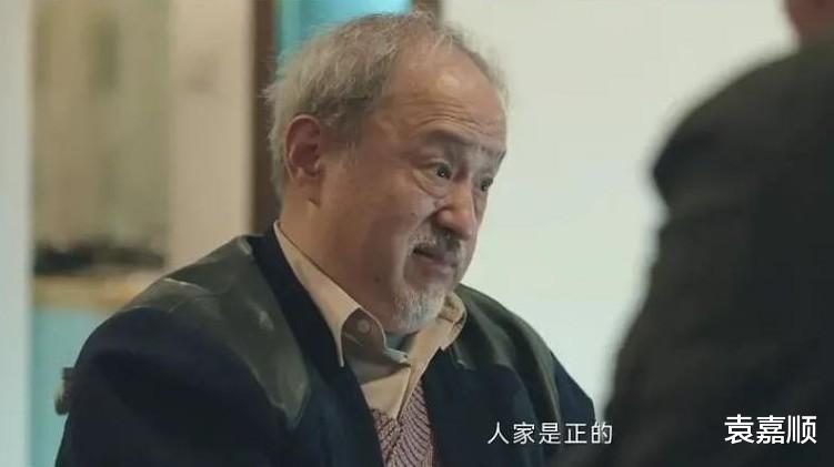 他，大器晚成，出道37年，56岁才走红，如今凭《三大队》再次出圈