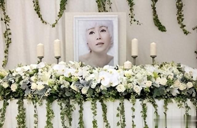 港媒曝黄日华求婚女神,妻子去世只有三年,说好的终生不娶呢?