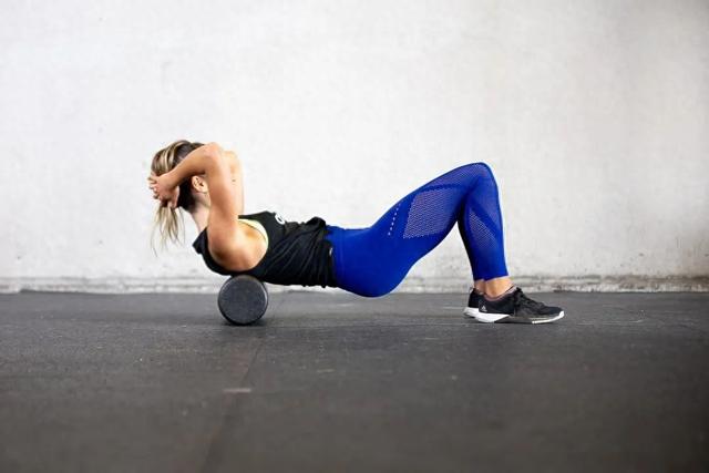 感觉脖子后面肌肉紧张吗?颈痛的5种最佳动作训练