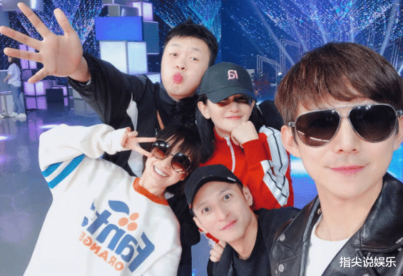 《快本》停播22个月后,3人合体主持新节目,何炅处境尴尬