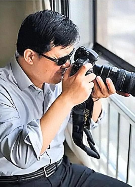 卓伟爆出的惊天大瓜,个个轰动,次次实锤,不愧是娱乐圈第一狗仔