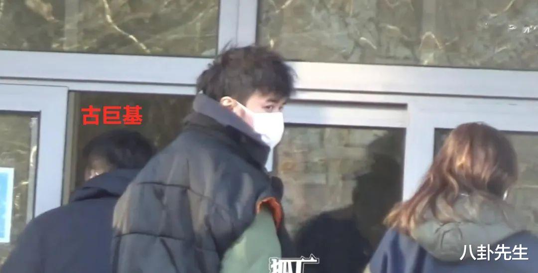 春晚|超40位明星参加春晚彩排，连网红也来了，有人秀15万名牌包