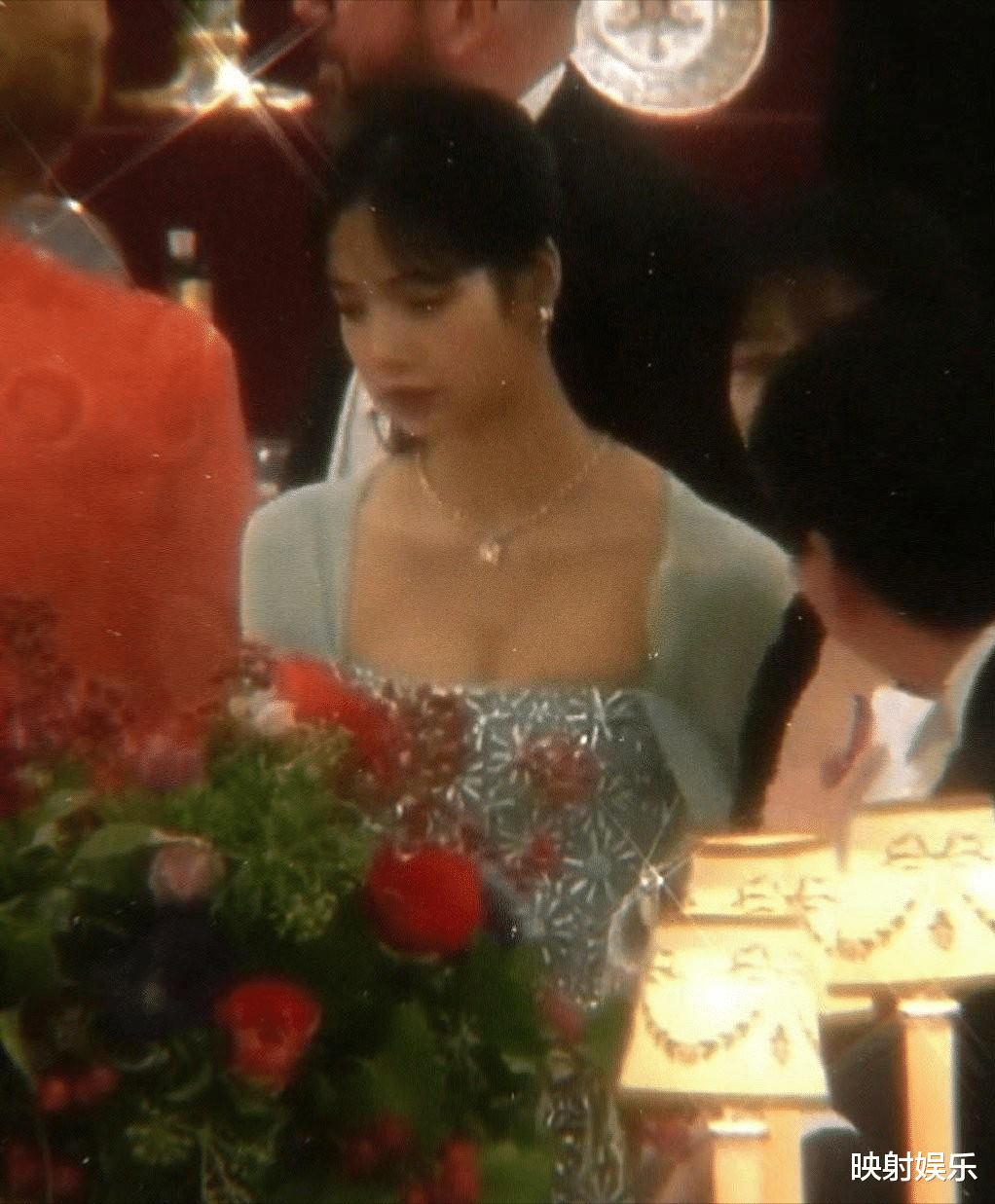 BLACKPINK出席白金汉宫宴会,四人久违同框但不同座,Lisa被冷落?