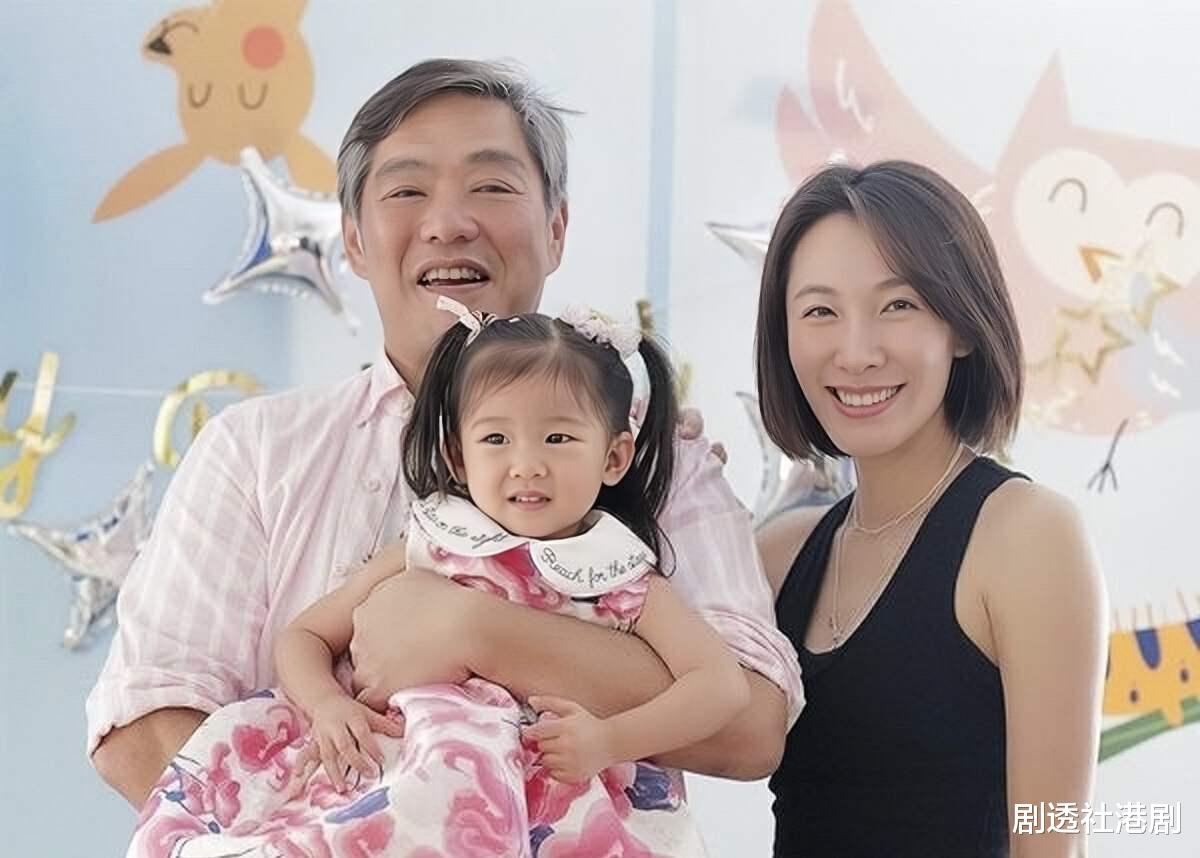 李美慧|恭喜!香港知名女星二胎产子稳固豪门地位,61岁富豪丈夫笑到合不拢嘴