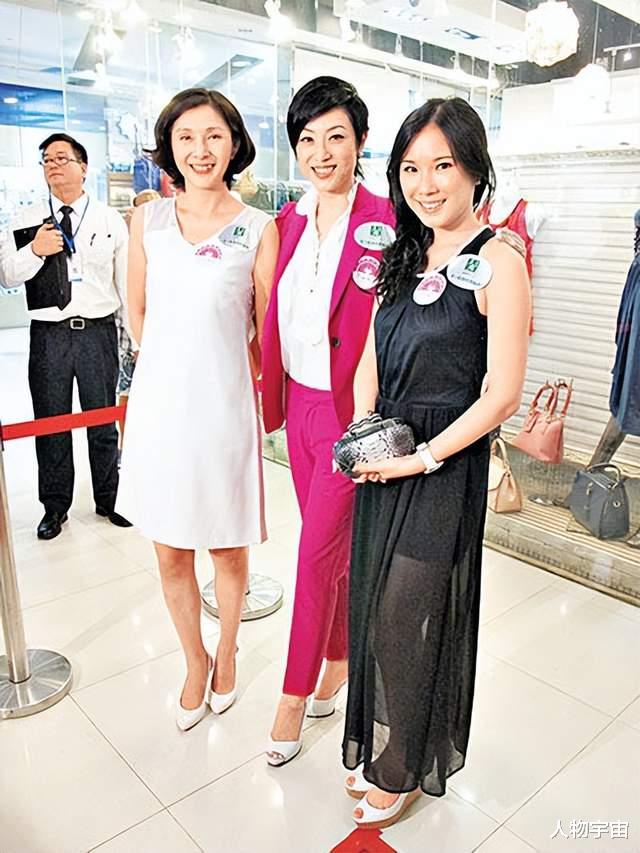 她机智美丽,是港姐季军却没入行,年轻嫁富豪生2子,今乐做慈善