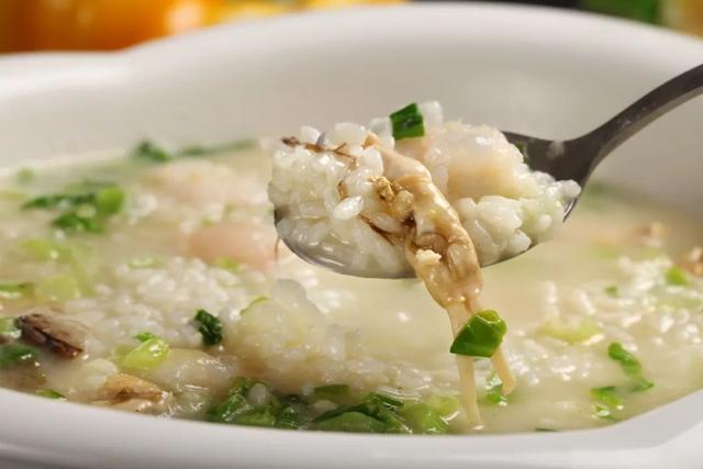 喝粥养胃?小心越喝越伤!自查这3种喝粥方式,赶紧改→