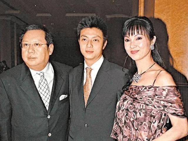 离婚后亿万富翁爷孙恋，欺辱王祖贤的豪门家族戏比港剧更劲爆！