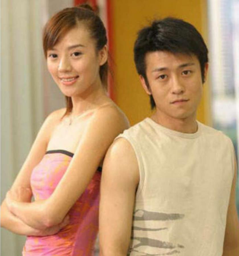 亲妈是制片人，干妈是导演，20年都捧不红他，却在娶妻改名后火了起来