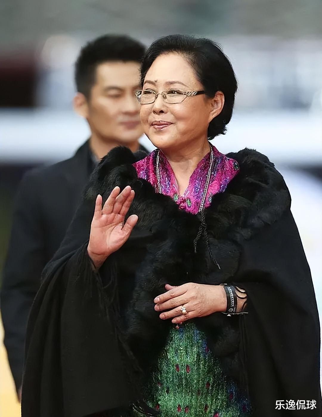 巩俐|4位“国家一级演员”被除名，个个老戏骨，但早已不是“中国人”