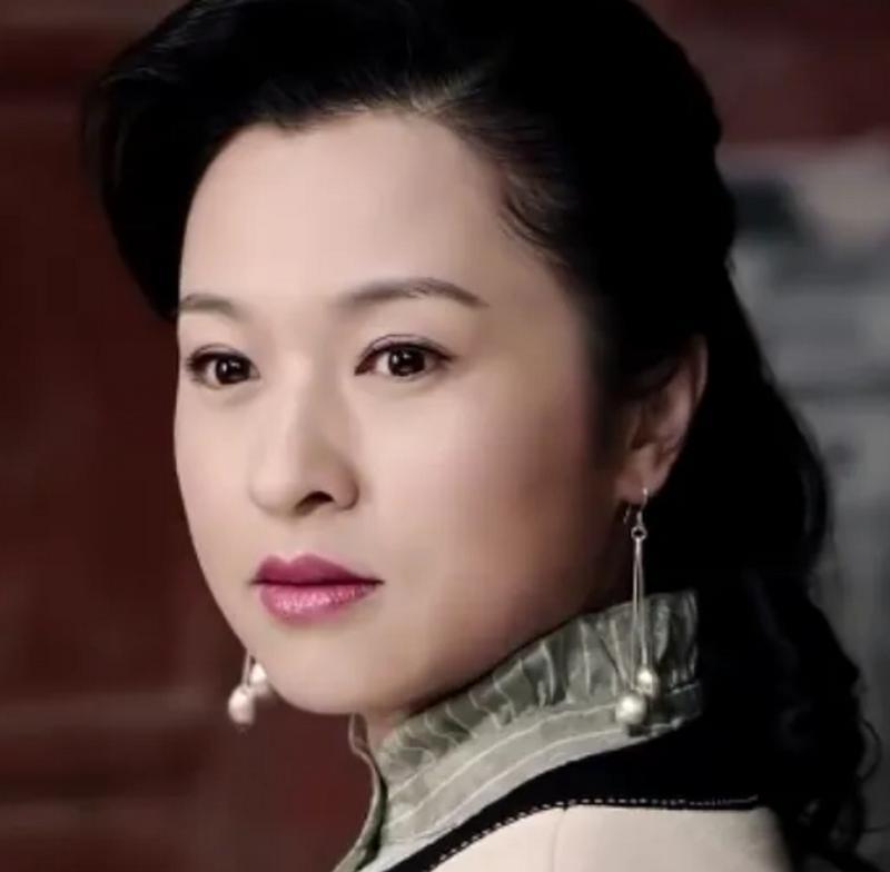 演员魏小军:40岁走红,45岁“消失”,如今新身份露面惊艳众人