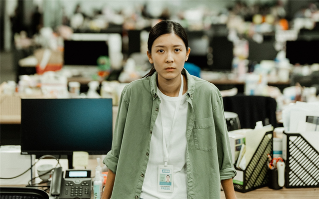 预测总票房2.16亿,低配版《疯狂的石头》,为港片扳回一局