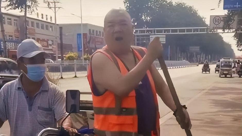 曾经是明星，如今卖炒粉、捡破烂，这4位落魄明星，各有辛酸苦楚