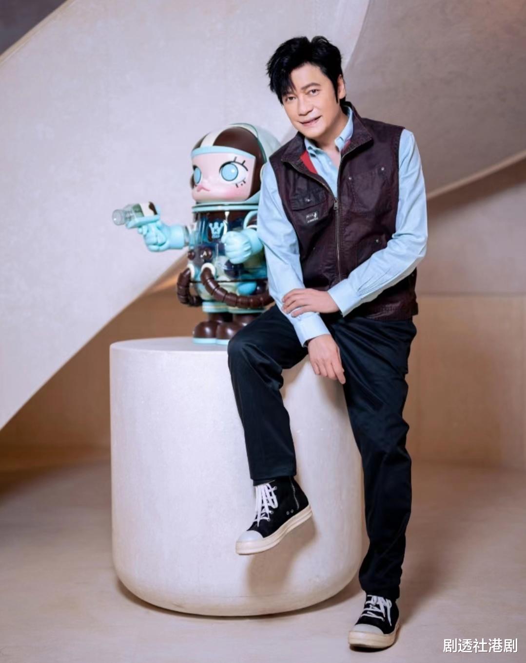 罗嘉良|7月将开新剧！港知名男星与太太秘密回港，令得患癌传闻不攻自破