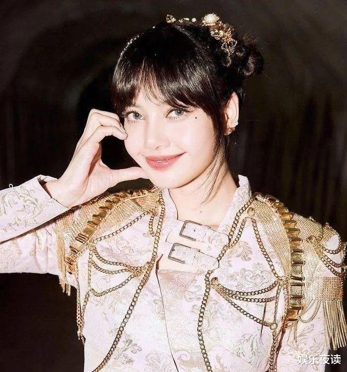 简直讽刺!Lisa疯马秀后被权威组织认可音乐成就,成为亚洲唯一上榜艺术家