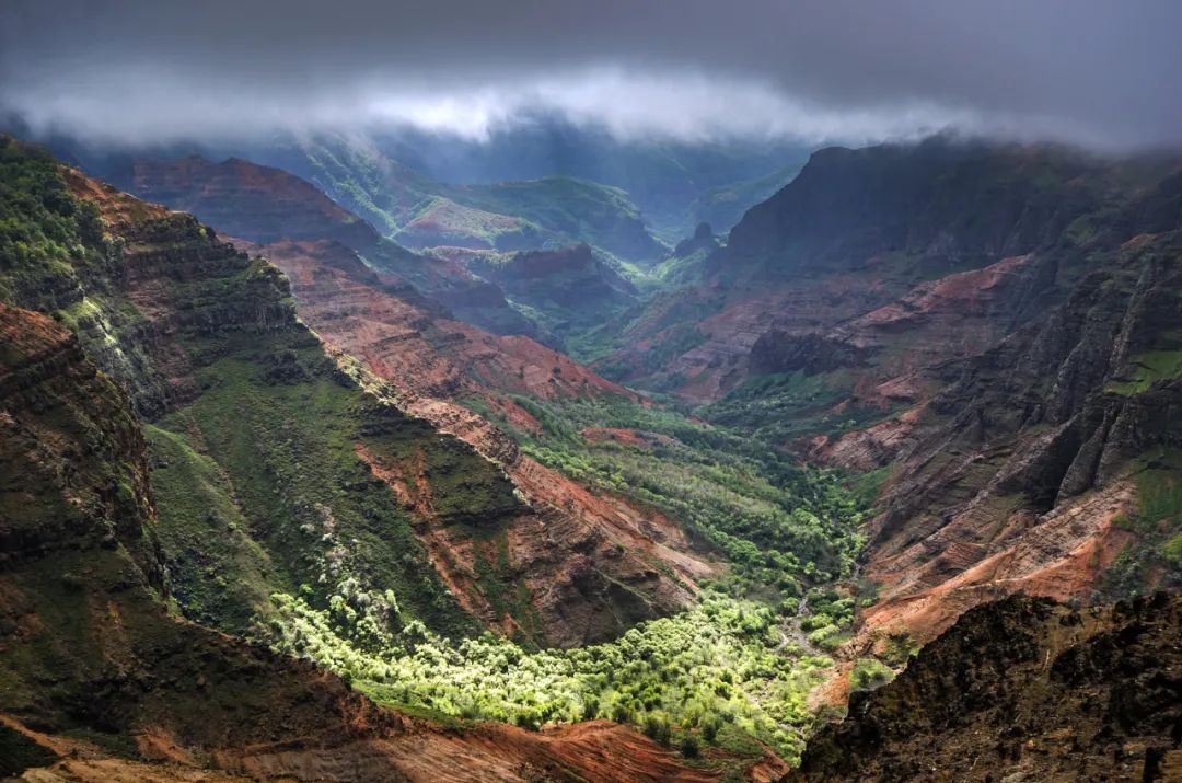 穿衣搭配|4月中旬，恭喜3大生肖，贵人临门，机遇四起，事业大发，走出困境