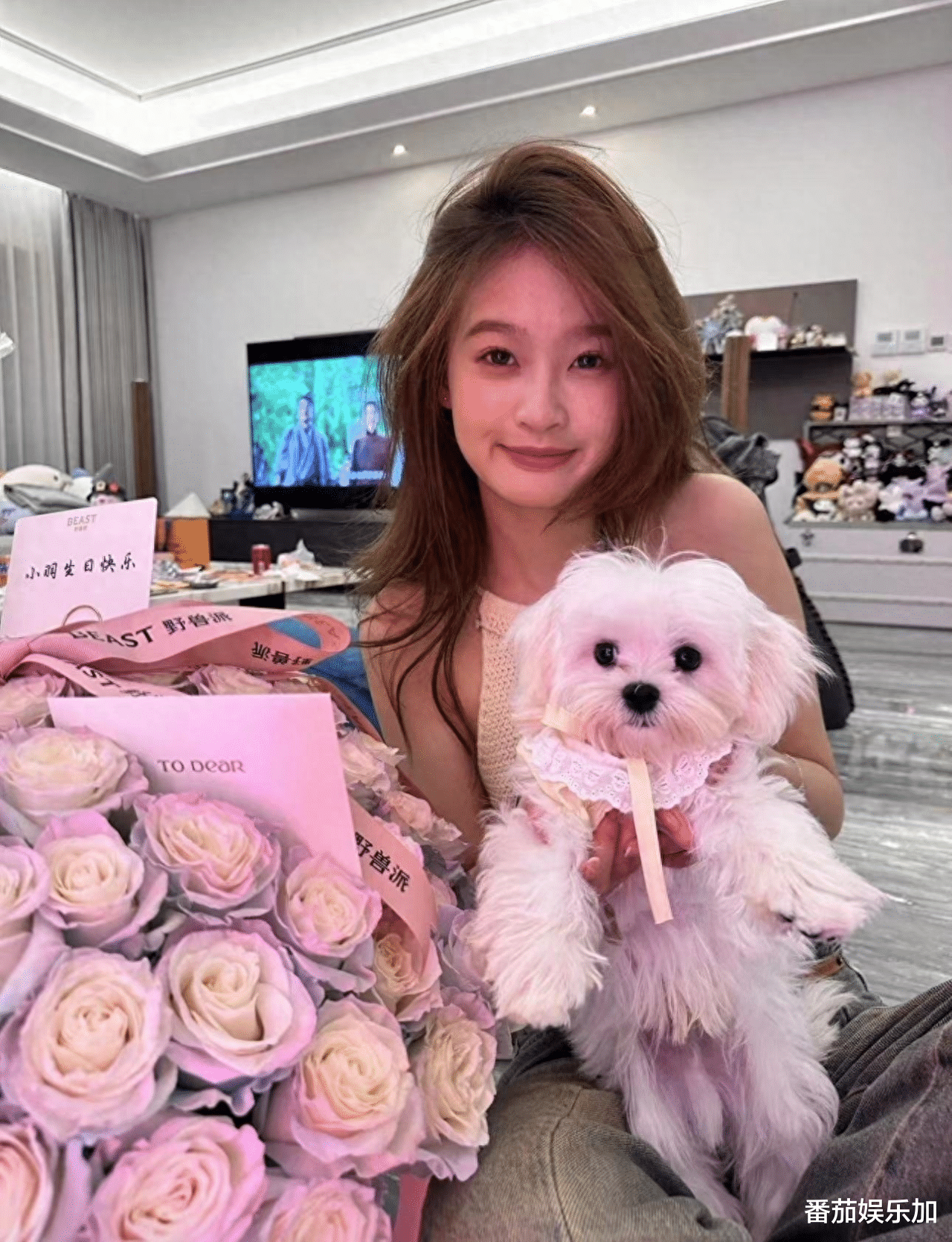 王思聪与新女友感情升温同居,高调晒生活照,王健林表示:很失望