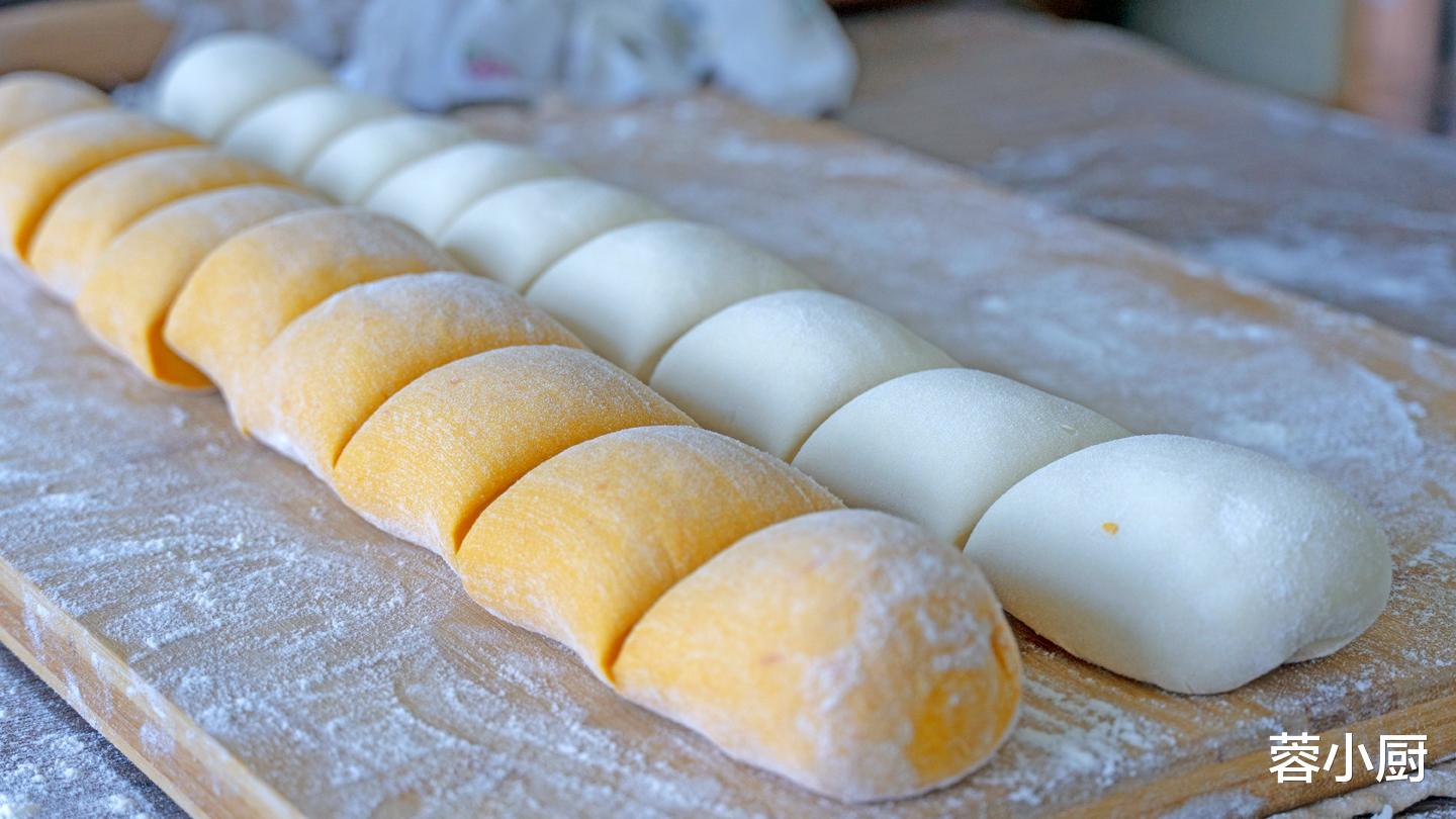 馒头|步入中老年，少吃米饭和馒头，多吃这4样，腿脚有劲，比保健品强