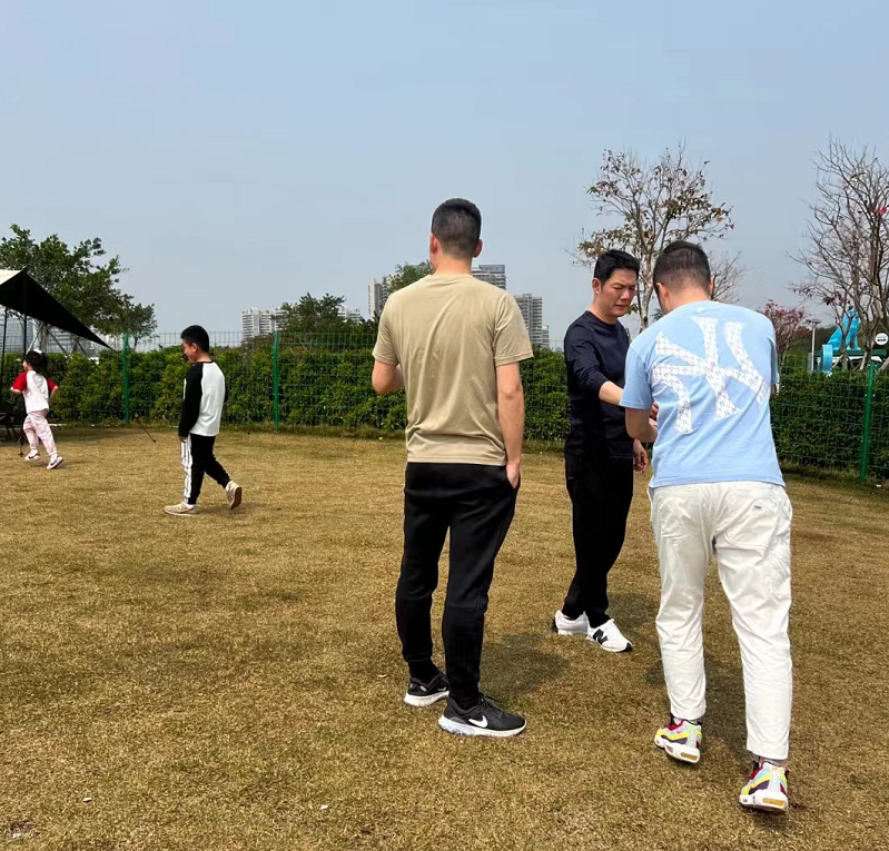 周励淇|周丽淇夫妇珠海公园露营！被曝已移居当地，住均价3万高档小区