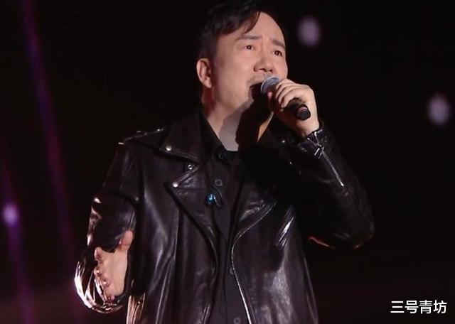 小杨哥演唱会巨资翻车，曾宝仪主持引争议，歌手跑调频现尴尬一幕