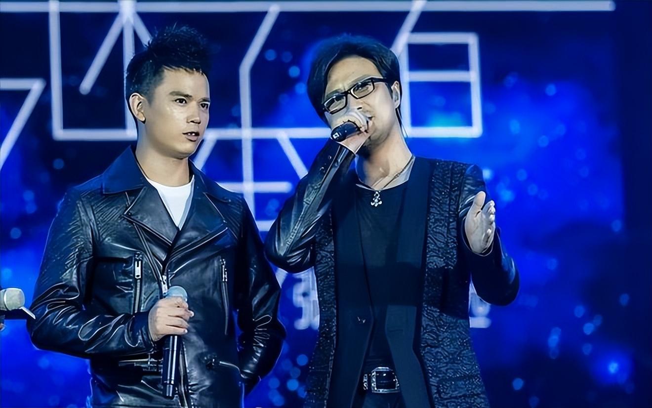 毕夏丧夫后首露面，身形消瘦显憔悴，老公刚去世就开演唱会引热议