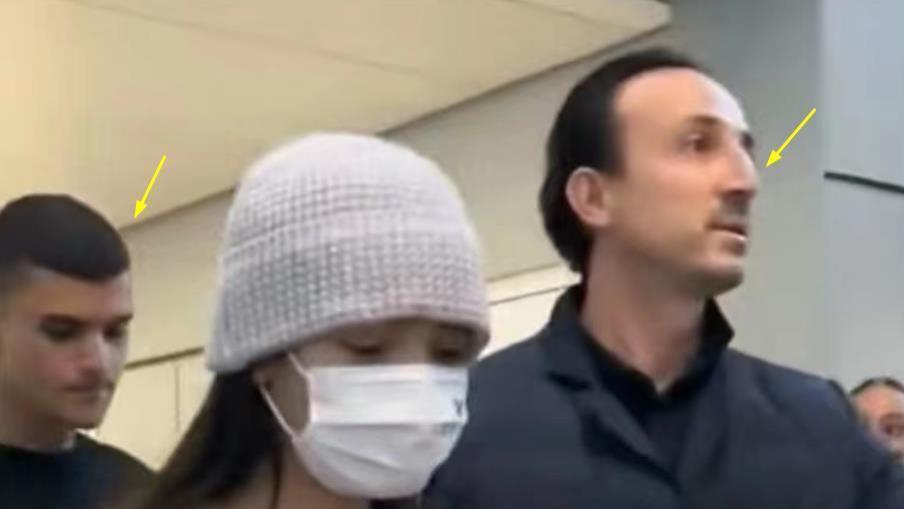 Lisa妈妈抵达巴黎疯马秀，LV三太子亲自接机，粉丝怒怼网友被打脸