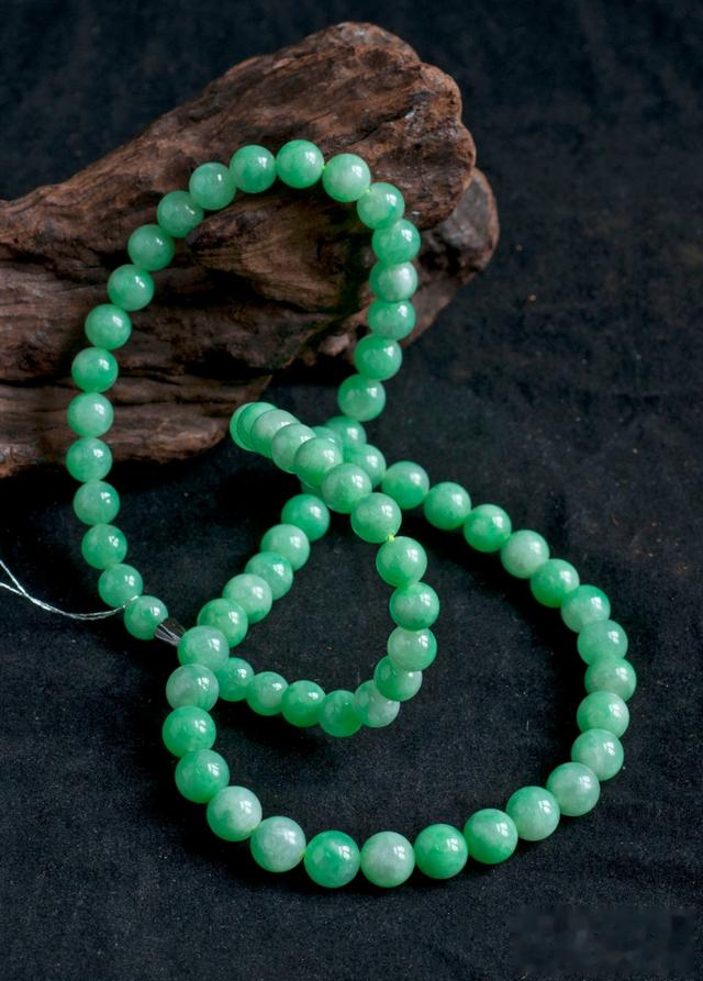 翡翠手串|你的手串有多少颗?你知道它具体的寓意吗