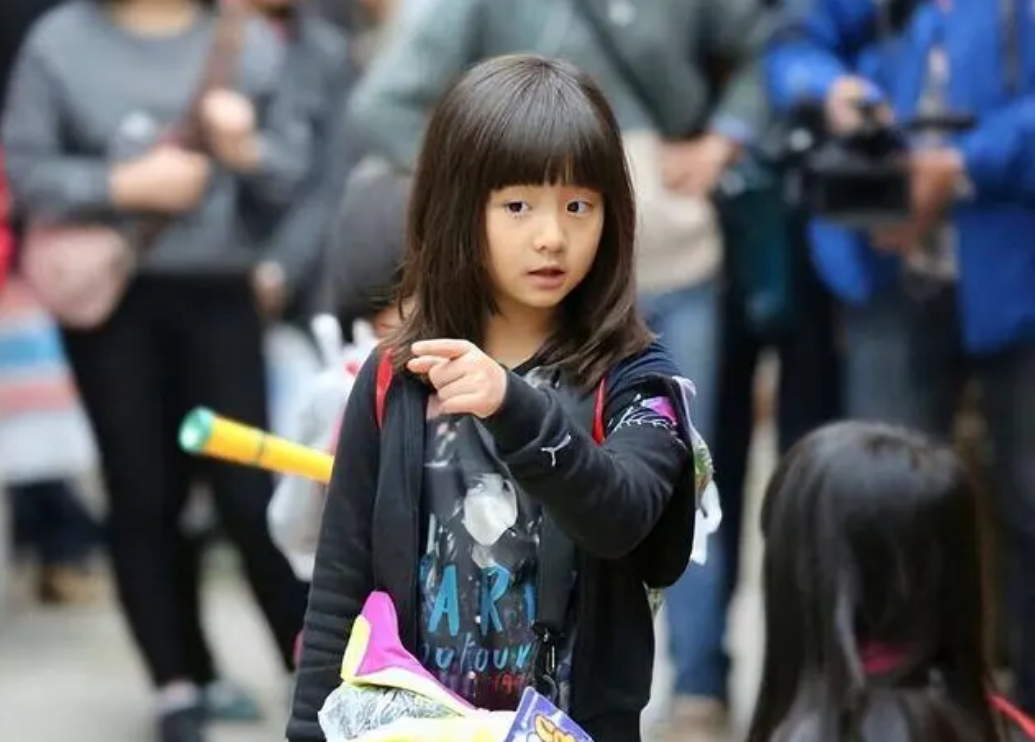 黄磊女儿的放飞自我,前后形象大反差,这是我们不能接受的原因