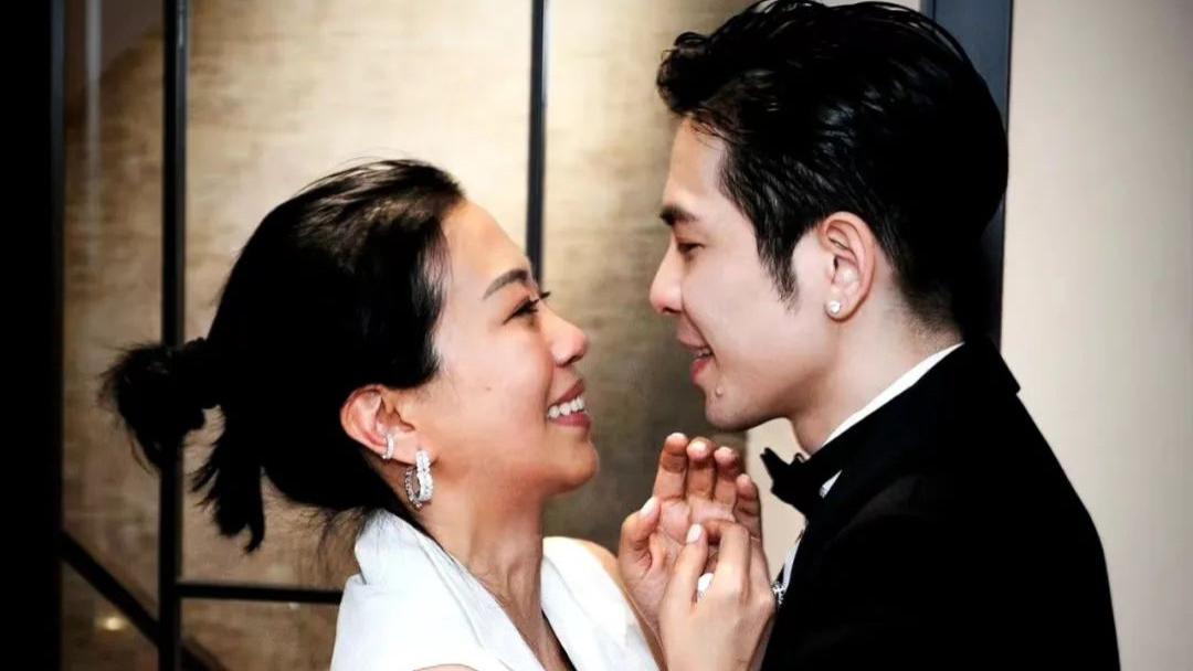 从萧敬腾到胡歌，娶了工作人员的男星，都逃不过这两点