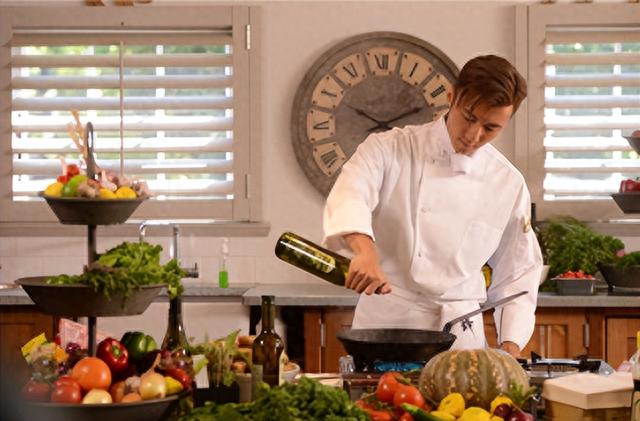 谢霆锋:不可复制的传奇人物, 顶包案助攻周董,与王菲纠缠了23年